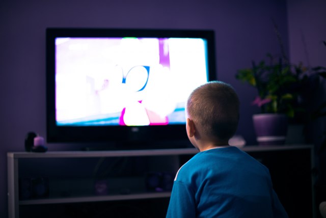 Deca imaju povećan rizik od kratkovidosti do 80 odsto, zbog gledanja u ekran